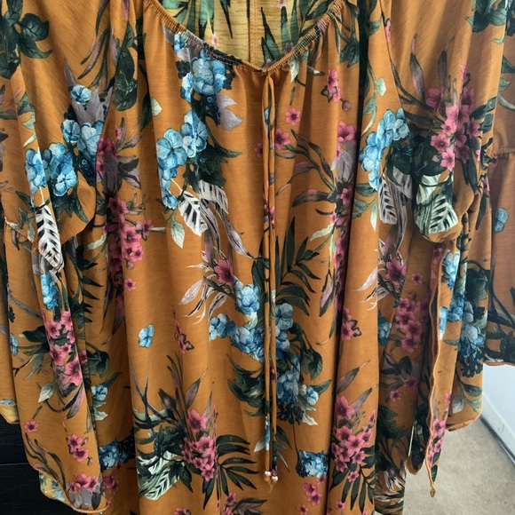 Blouse - Picture 2 of 4